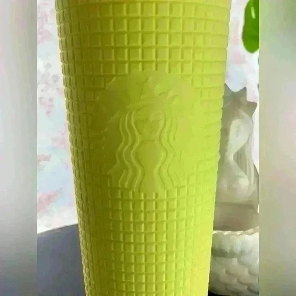 Starbucks Yellow grid 2023 Tumbler with Daisy straw topper - Picture 7 of 14